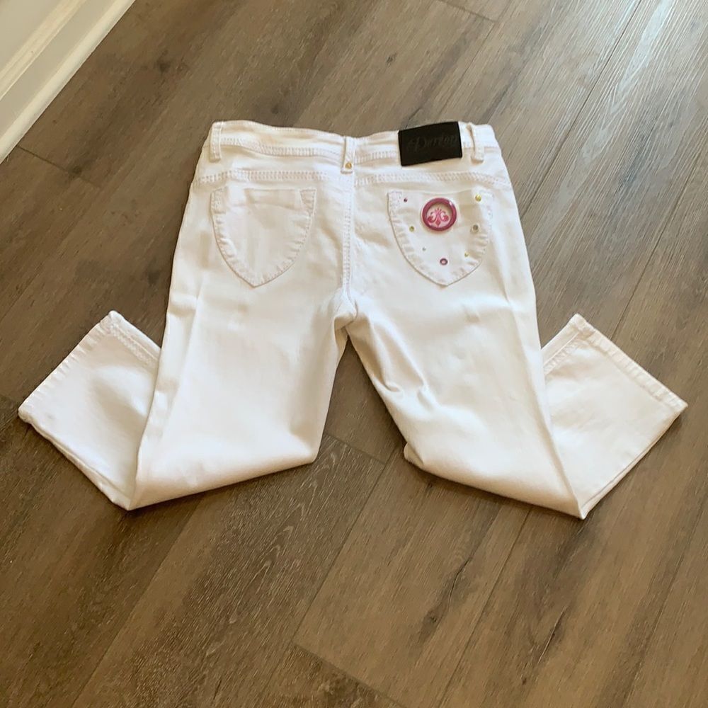 Deréon White Capris 